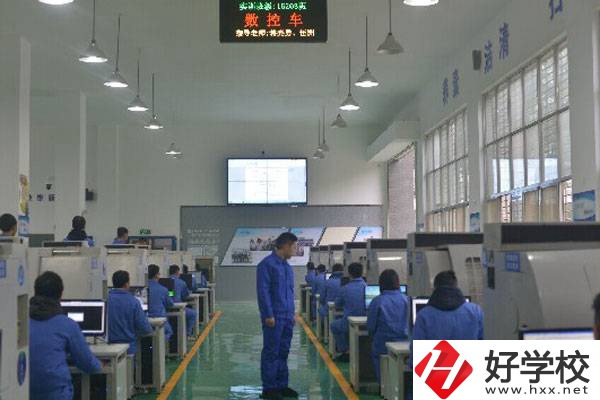 長(zhǎng)沙高新技術(shù)工程學(xué)校開(kāi)設(shè)了哪些專業(yè)？