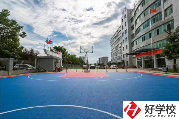 湘潭財(cái)經(jīng)職校怎么樣？是公辦還是民辦？