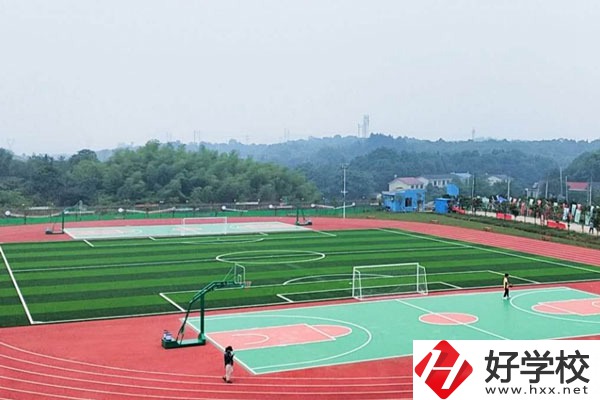 湖南華中工業(yè)技工學校好不好？