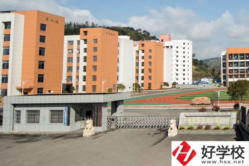 鳳凰縣職業(yè)中專有什么辦學特色？招生專業(yè)有哪些？