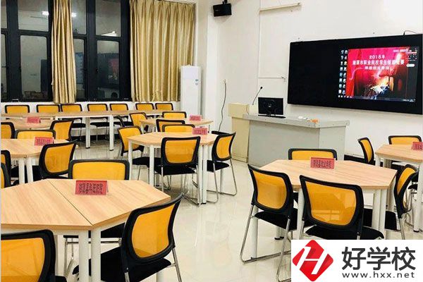 湘潭鋼鐵中職在哪里？辦學(xué)條件怎么樣？