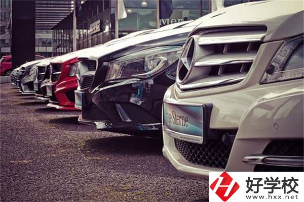 女生在湖南讀職高學(xué)什么專業(yè)好？可以參加高考嗎？