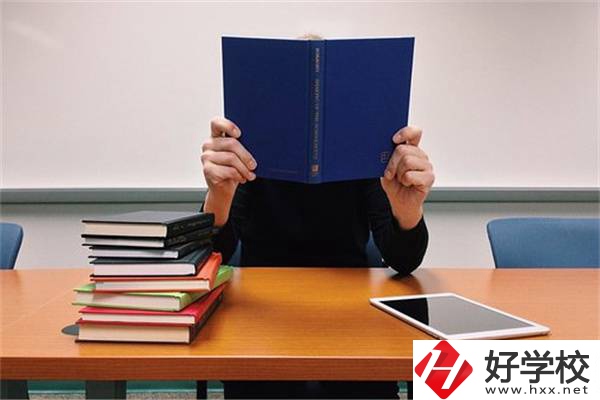 湖南初中畢業(yè)成績非常差選什么學(xué)校好？還有前途嗎？