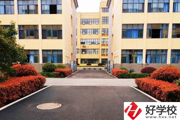 岳陽平江共有幾所中專？學(xué)校辦學(xué)有特色嗎？
