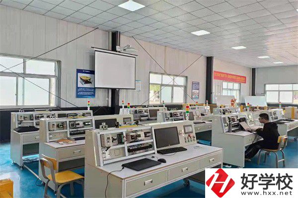 株洲哪些中職學(xué)校管理比較嚴(yán)格？校園環(huán)境怎么樣？