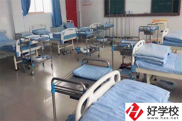 在邵陽就讀衛(wèi)校學什么專業(yè)好？有哪些學?？梢酝扑]？