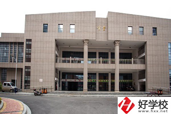 鳳凰縣職業(yè)中專學校怎么樣，有哪些招生專業(yè)？