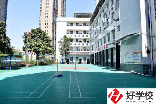 漣源市科技職業(yè)學(xué)校位置在哪里？校園環(huán)境怎么樣？