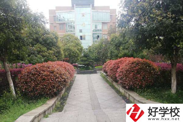 衡陽市職業(yè)中等專業(yè)學(xué)校是封閉式管理的嗎？有好處嗎？