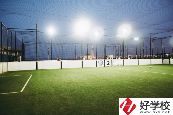 核工業(yè)衛(wèi)生學(xué)校助產(chǎn)專業(yè)怎么樣？宿舍怎么樣？