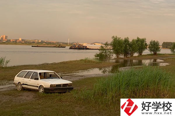 初中畢業(yè)想在懷化讀中專，有哪些好學(xué)校推薦？