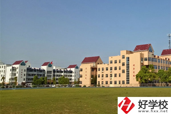 岳陽(yáng)通達(dá)職業(yè)技術(shù)學(xué)校環(huán)境如何呢？宿舍條件怎么樣？