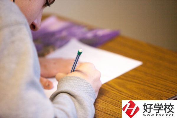 九疑理工學(xué)校好不好？宿舍環(huán)境怎么樣？