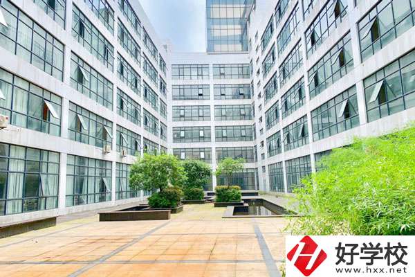 湖南曙光科技技工學(xué)校怎么樣？有哪些熱門專業(yè)？