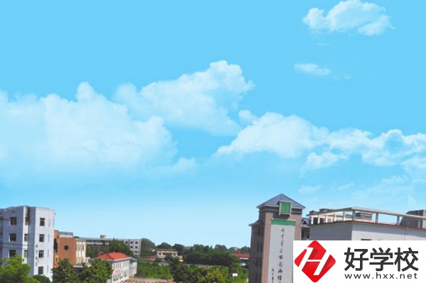 益陽市衛(wèi)生職業(yè)技術學校是公辦的嗎？宿舍條件怎么樣？