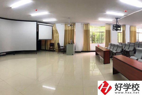 湖南省岳陽縣職業(yè)中專學(xué)校好不好？有哪些辦學(xué)特色？