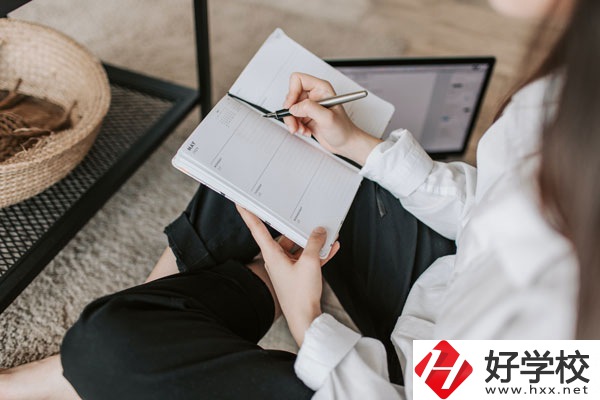 湖南工商職業(yè)學(xué)院(中職部)好不好？