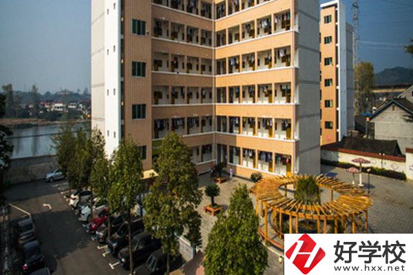 懷化芷江民族職業(yè)中專怎么樣？有哪些專業(yè)？