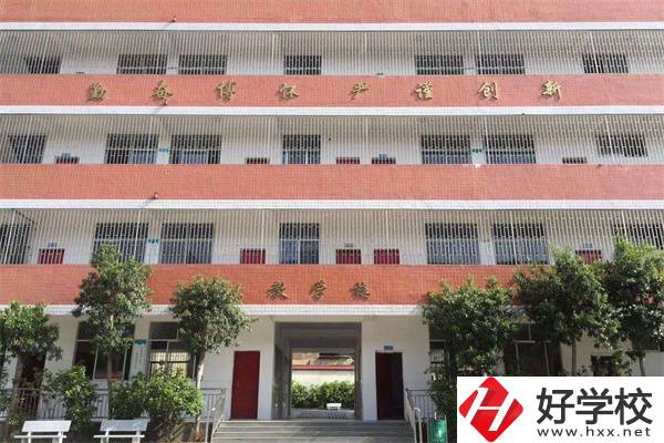 在邵陽就讀衛(wèi)校學什么專業(yè)好？有哪些學?？梢酝扑]？