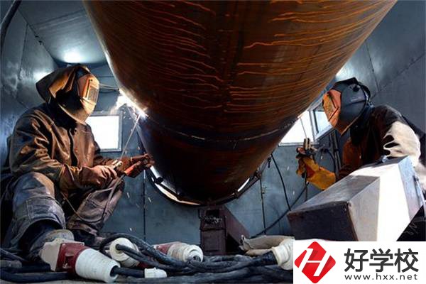 在湖南選擇技校就讀有什么優(yōu)勢(shì)？讀技校怎么樣？