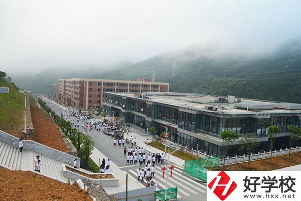 湖南有特色專業(yè)的中專有哪幾所？特色在哪里？