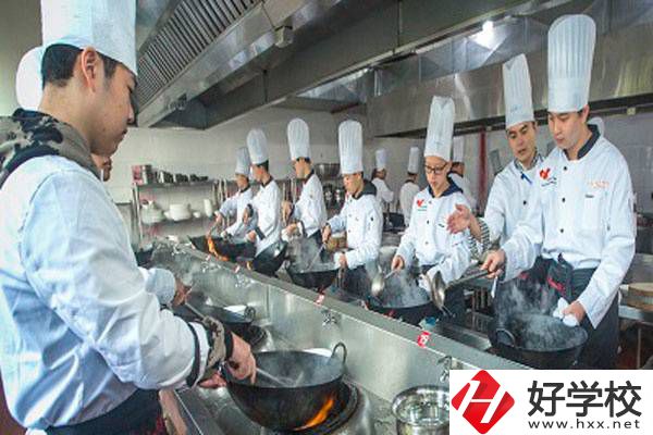 株洲比較好的廚師培訓(xùn)學(xué)校有哪些？烹飪專業(yè)好就業(yè)嗎？