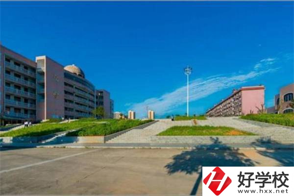 婁底最好的師范職校是哪所？師范專業(yè)好就業(yè)嗎？