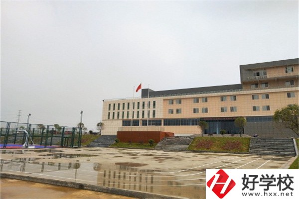 婁底民辦中職學(xué)校怎么樣？民辦中職值得就讀嗎？