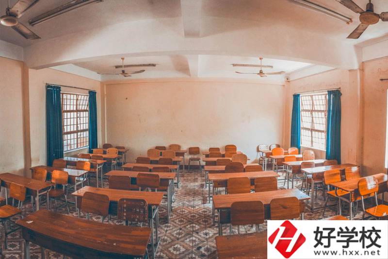 婁底職業(yè)技術(shù)學(xué)院有哪些專業(yè)？學(xué)費貴不貴？