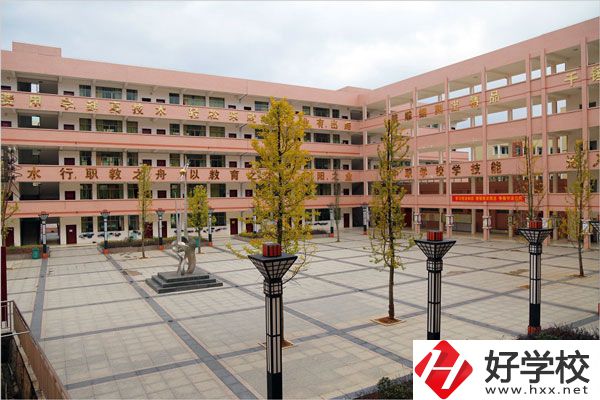 祁陽(yáng)縣職業(yè)中專是公辦嗎？收費(fèi)貴不貴？
