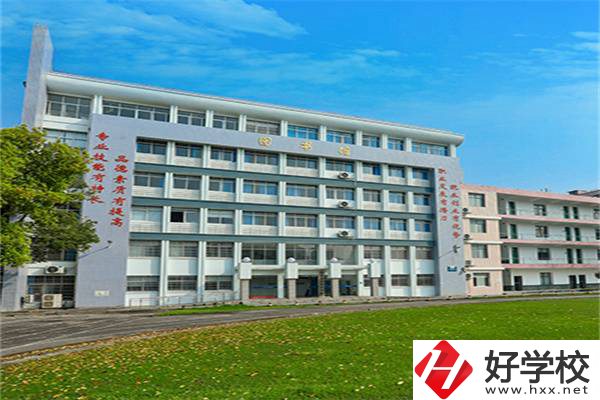 株洲學人工智能可以讀哪所學校？開設(shè)專業(yè)有什么優(yōu)勢？
