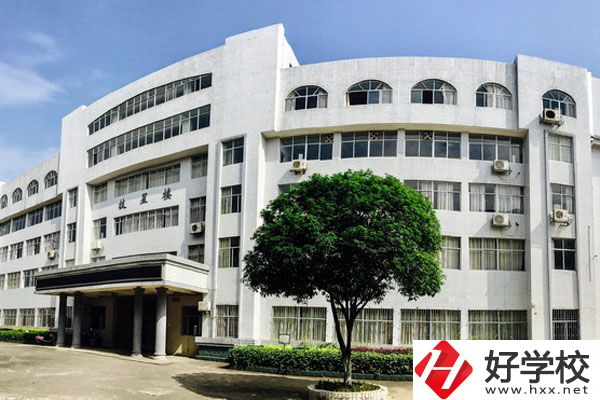 漣源工貿(mào)職業(yè)中專(zhuān)學(xué)校有什么熱門(mén)專(zhuān)業(yè)？學(xué)什么有前途？