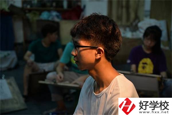 湖南職業(yè)高考簡(jiǎn)單嗎？考試都考些什么內(nèi)容？