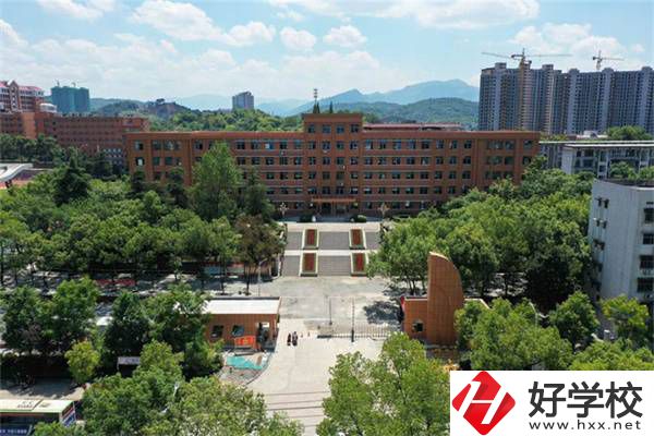 婁底最好的師范職校是哪所？師范專業(yè)好就業(yè)嗎？