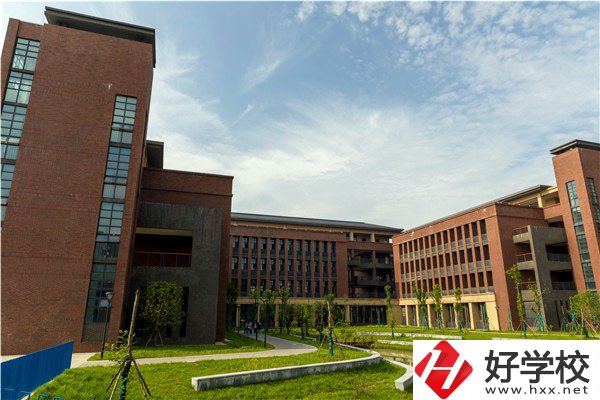 在常德財經(jīng)學校學會計，發(fā)展前景怎么樣？