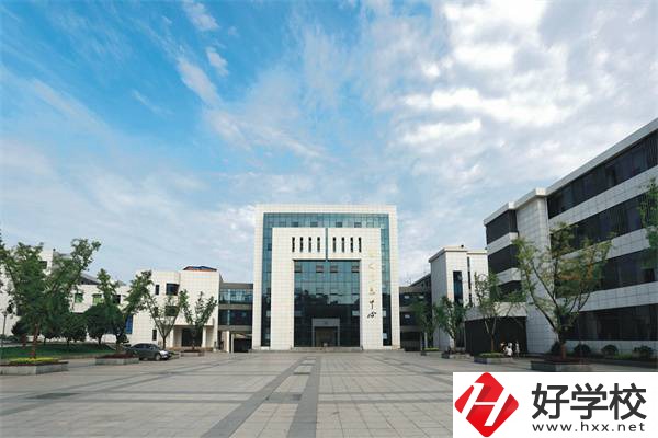 衡陽有國(guó)家重點(diǎn)技校嗎？國(guó)家重點(diǎn)技校有什么優(yōu)勢(shì)？