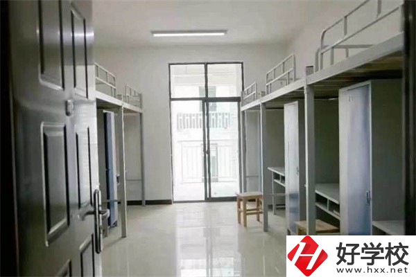 益陽有初中生可以讀的高校嗎？